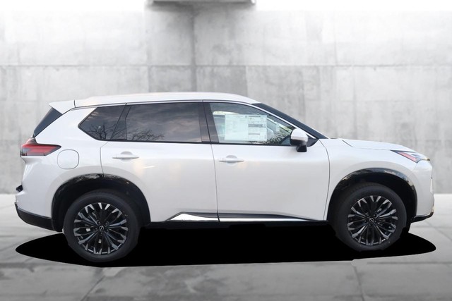 Nissan Rogue Vehicle Image 05