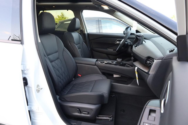Nissan Rogue Vehicle Image 29