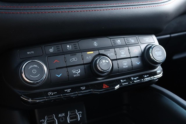 Dodge Durango Vehicle Full-screen Gallery Image 17
