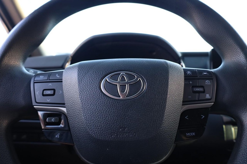 Toyota Camry Vehicle Image 09