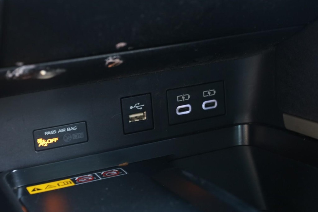 Toyota Camry Vehicle Image 14