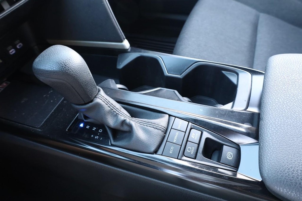 Toyota Camry Vehicle Image 15