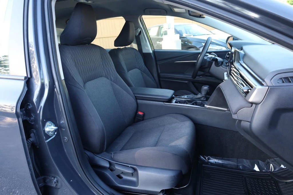 Toyota Camry Vehicle Image 24