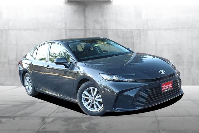 Toyota Camry Vehicle Full-screen Gallery Image 2
