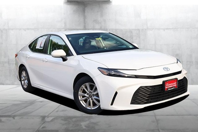 Toyota Camry Vehicle Full-screen Gallery Image 2
