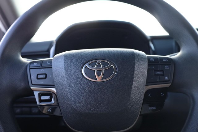 Toyota Camry Vehicle Full-screen Gallery Image 9