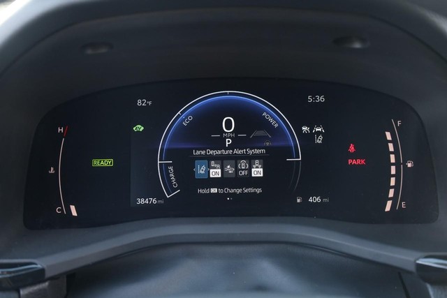 Toyota Camry Vehicle Full-screen Gallery Image 10