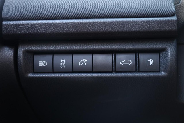 Toyota Camry Vehicle Full-screen Gallery Image 18