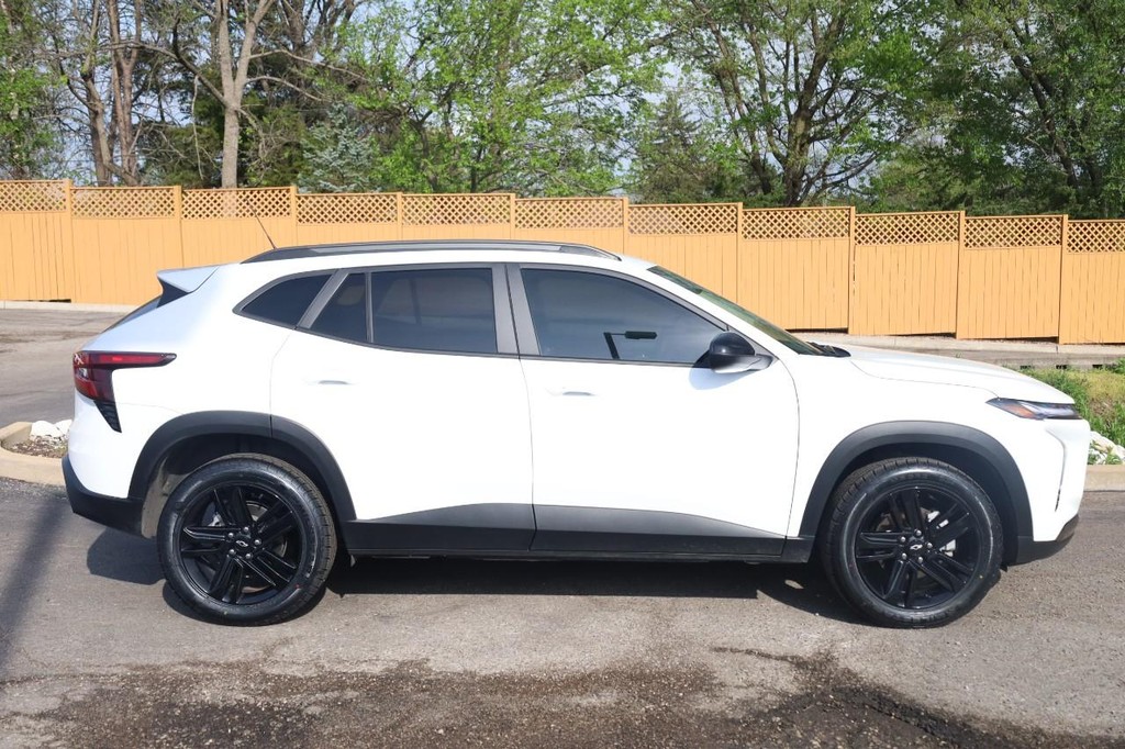 Chevrolet Trax Vehicle Full-screen Gallery Image 05