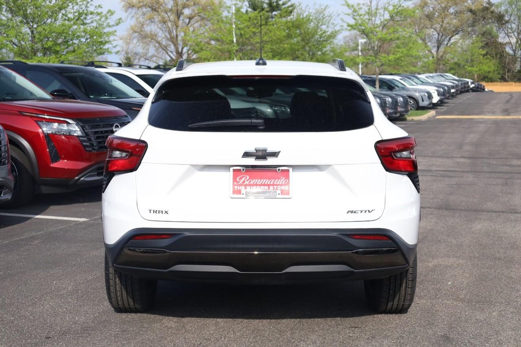 Chevrolet Trax Vehicle Full-screen Gallery Image 06