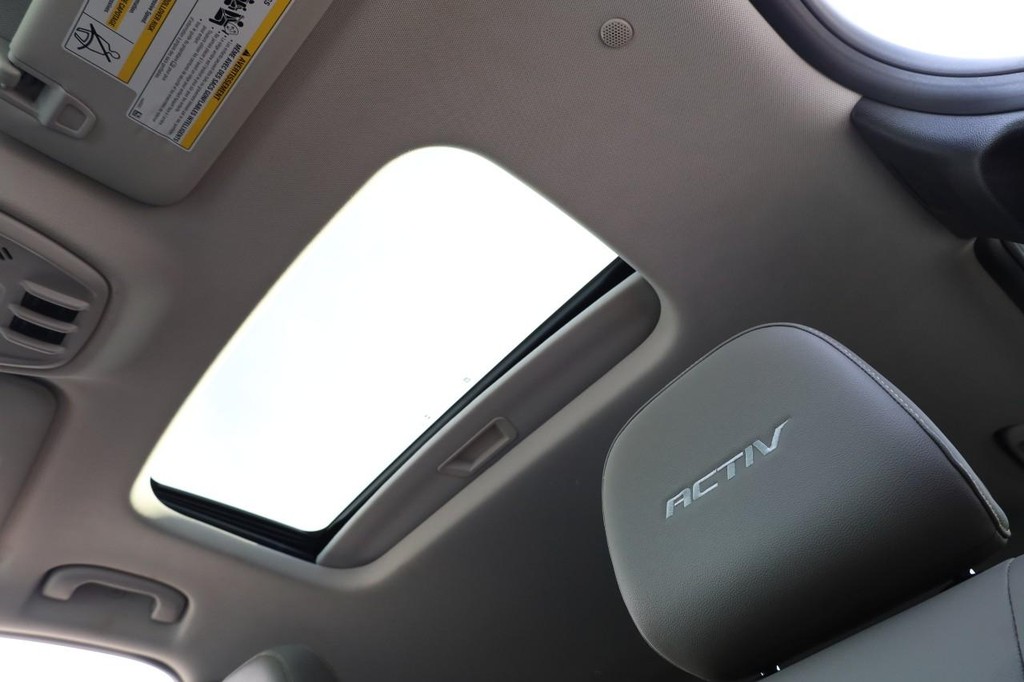 Chevrolet Trax Vehicle Full-screen Gallery Image 09