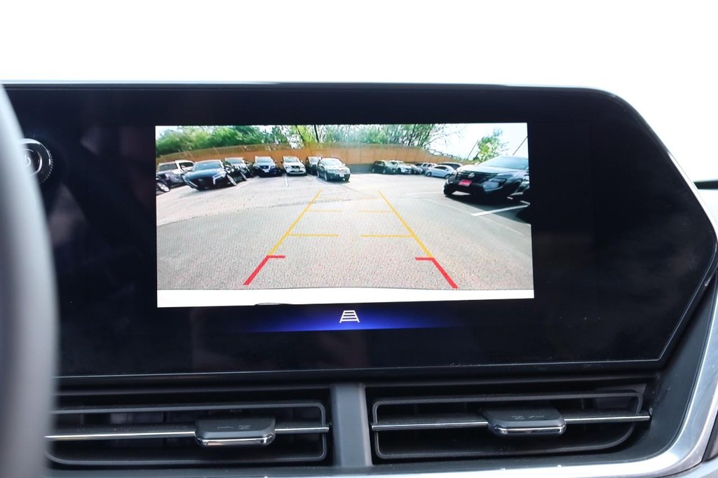 Chevrolet Trax Vehicle Full-screen Gallery Image 13