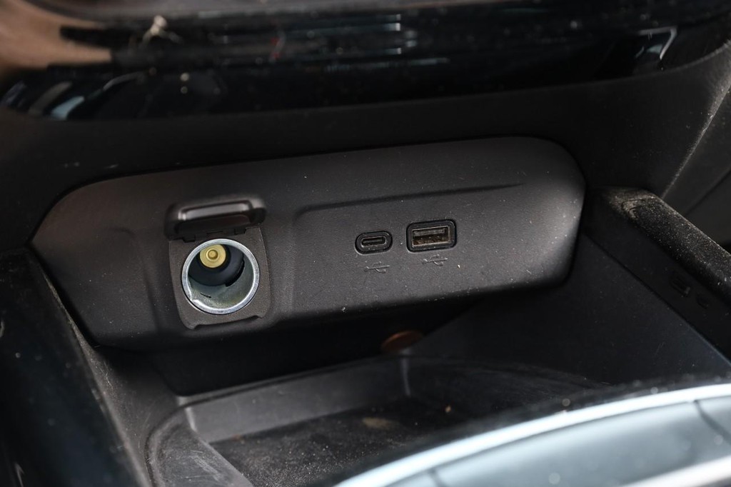 Chevrolet Trax Vehicle Full-screen Gallery Image 15