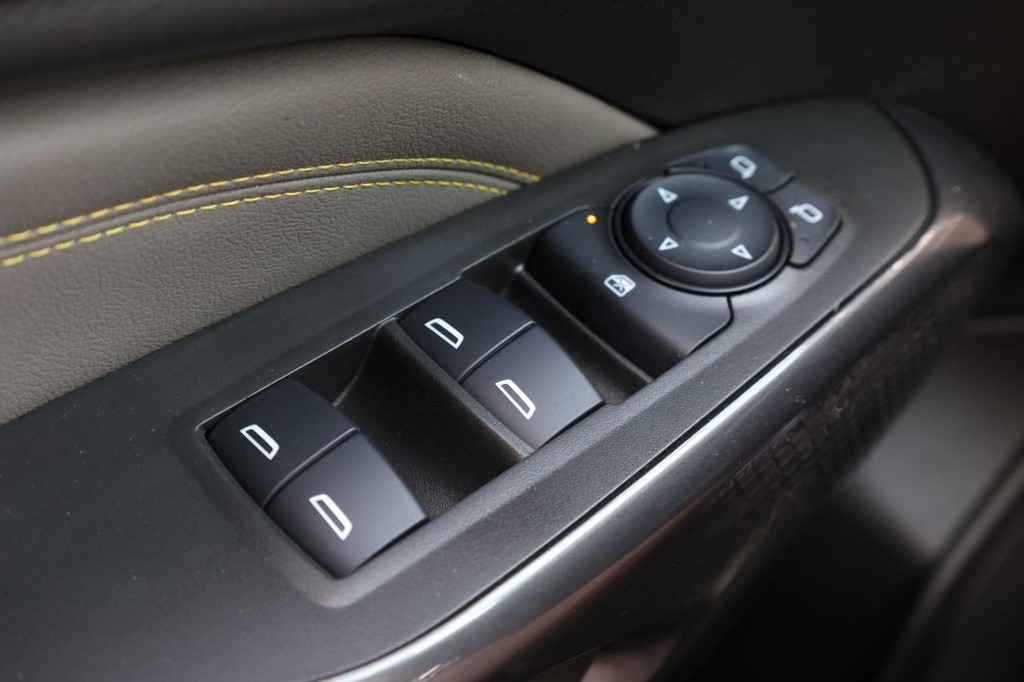 Chevrolet Trax Vehicle Full-screen Gallery Image 18