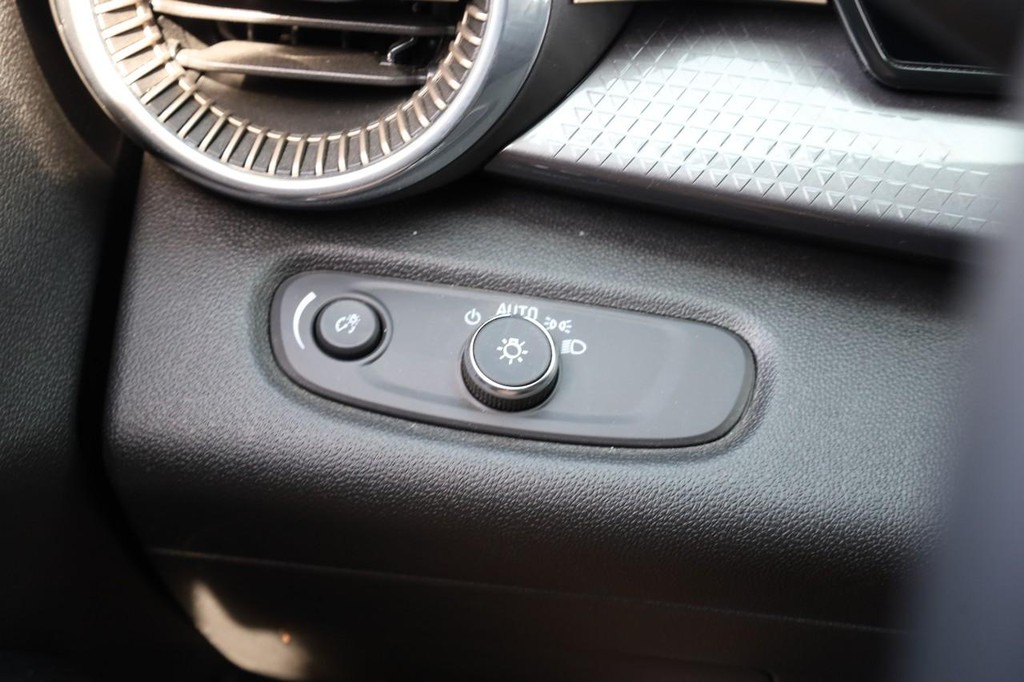 Chevrolet Trax Vehicle Full-screen Gallery Image 19