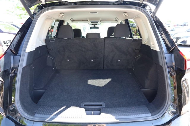 Nissan Rogue Vehicle Image 07