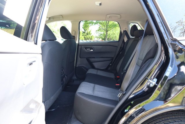 Nissan Rogue Vehicle Image 20