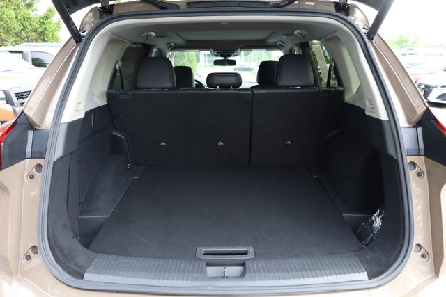 Nissan Rogue Vehicle Image 07