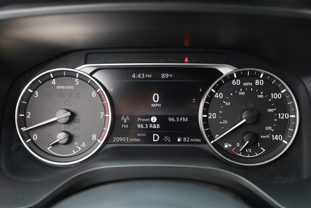 Nissan Rogue Vehicle Image 12