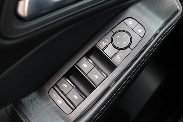 Nissan Rogue Vehicle Image 19