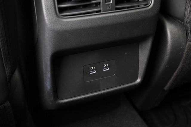 Nissan Rogue Vehicle Image 23