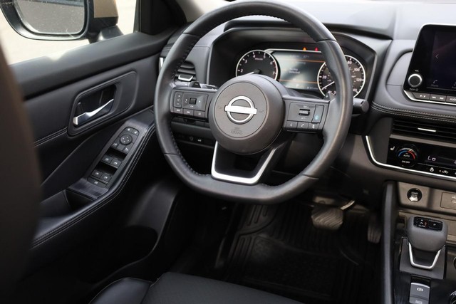 Nissan Rogue Vehicle Image 25