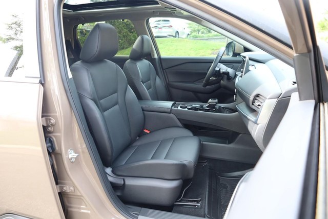 Nissan Rogue Vehicle Image 26