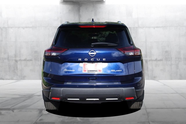 Nissan Rogue Vehicle Full-screen Gallery Image 6