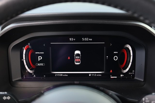 Nissan Rogue Vehicle Full-screen Gallery Image 10