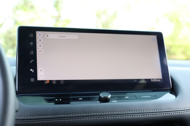 Nissan Rogue Vehicle Full-screen Gallery Image 12