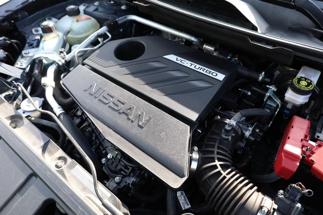 Nissan Rogue Vehicle Full-screen Gallery Image 26