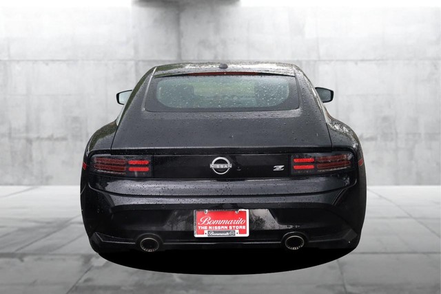 Nissan Z Vehicle Full-screen Gallery Image 6