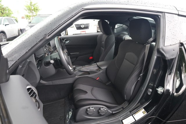 Nissan Z Vehicle Full-screen Gallery Image 7