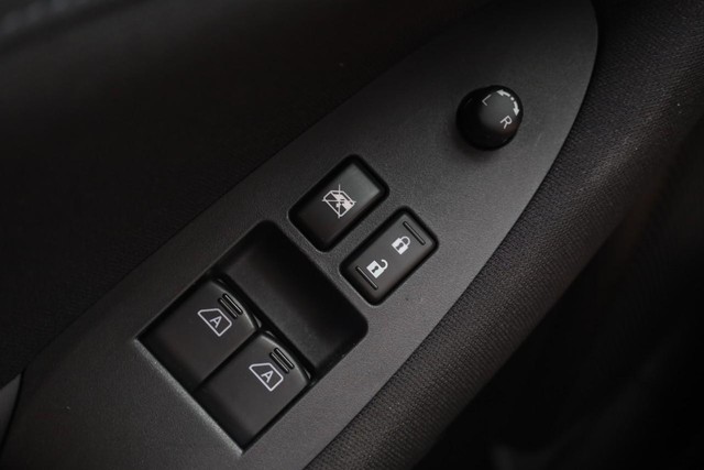 Nissan Z Vehicle Full-screen Gallery Image 17