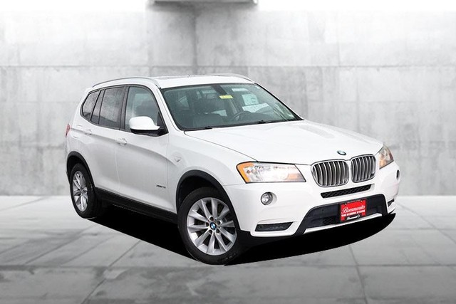 BMW X3 Vehicle Full-screen Gallery Image 2