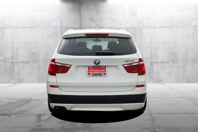 BMW X3 Vehicle Full-screen Gallery Image 6