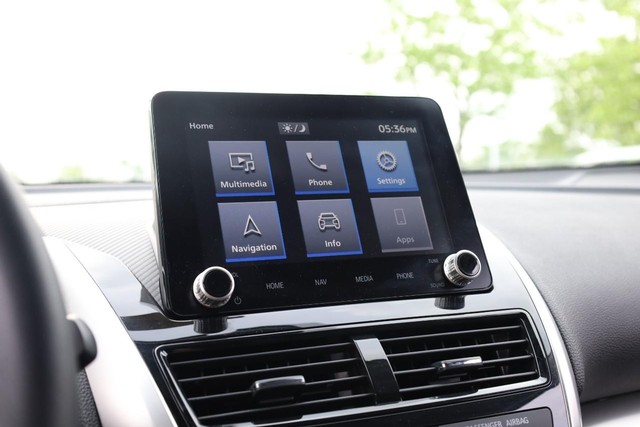 Mitsubishi Eclipse Cross Vehicle Image 11