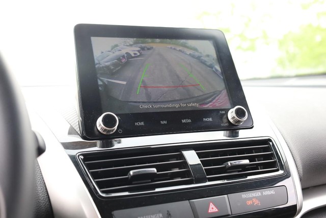 Mitsubishi Eclipse Cross Vehicle Image 13