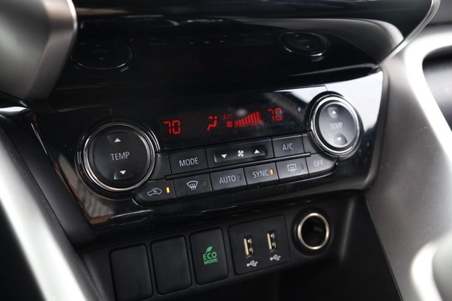 Mitsubishi Eclipse Cross Vehicle Image 15