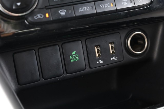 Mitsubishi Eclipse Cross Vehicle Image 16