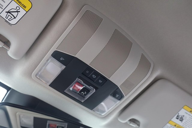 Mitsubishi Eclipse Cross Vehicle Image 18