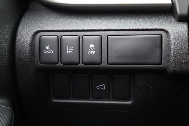 Mitsubishi Eclipse Cross Vehicle Image 20