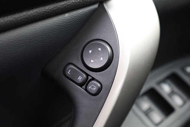 Mitsubishi Eclipse Cross Vehicle Image 21