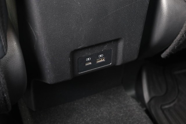 Mitsubishi Eclipse Cross Vehicle Image 24