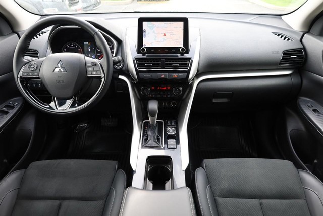 Mitsubishi Eclipse Cross Vehicle Image 25