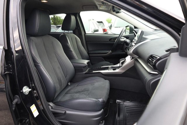 Mitsubishi Eclipse Cross Vehicle Image 27