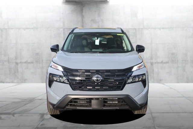 Nissan Rogue Vehicle Image 04