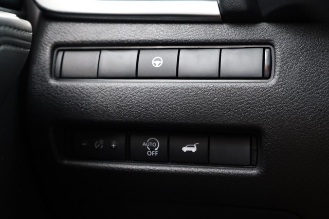 Nissan Rogue Vehicle Image 20
