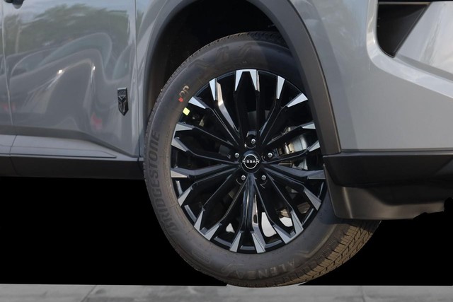 Nissan Rogue Vehicle Image 03