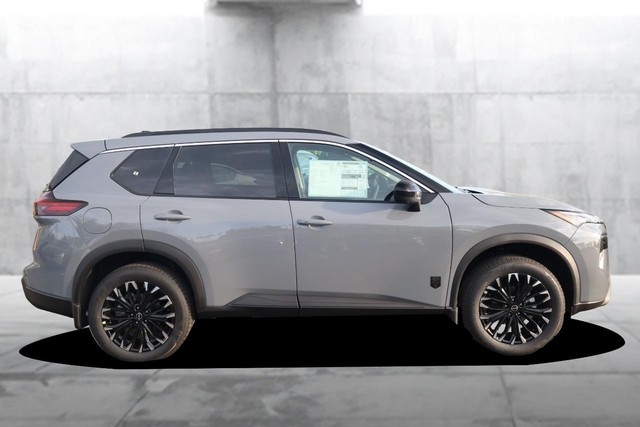 Nissan Rogue Vehicle Image 05